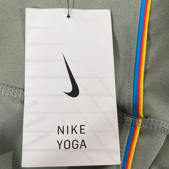 Nike Yoga Leggings Women's Running Training 3/4 Length CU5360-073 NWT XS - Picture 10 of 14